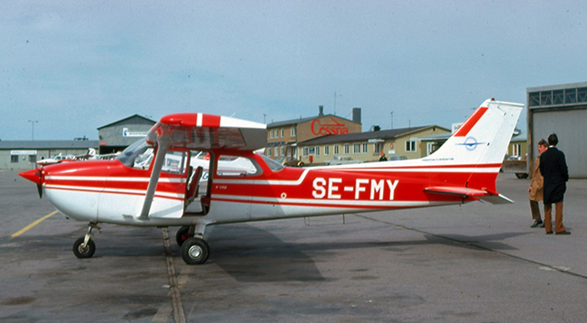 SE-FMY på Bromma 1975-04-20. Foto: Benny Karlsson