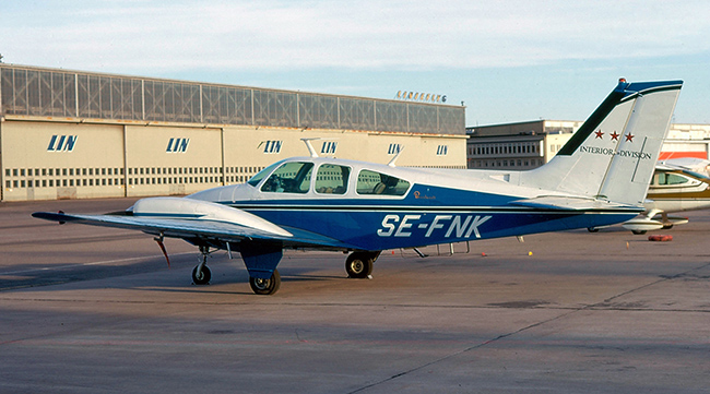 SE-FNK på Bromma ca feb 1975. Foto: Peter Liander