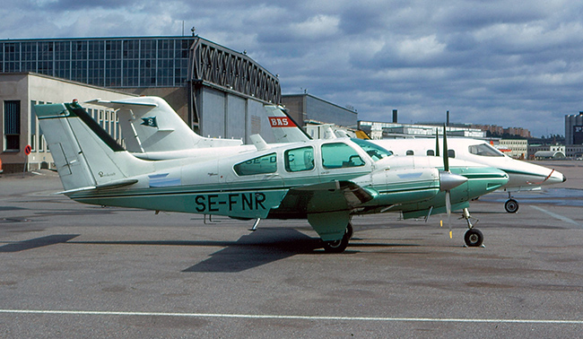 SE-FNR på Bromma 1975-04-13. Foto: Leif Fredin