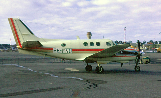 SE-FNU på Bromma 1975-03-19. Foto: Villy Karlsson.