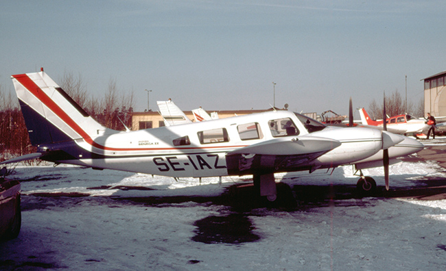 SE-IAZ på Bromma 1981. Foto ur Freddy Stenboms donerade samling.