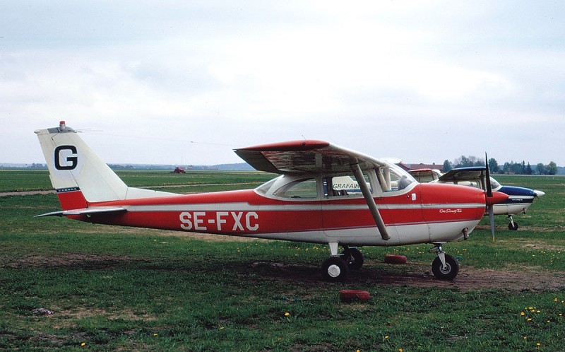 SE-FXC 1972-05-30, troligen på Sundbro. Foto ur Nils-Arne Nilssons donerade samling.