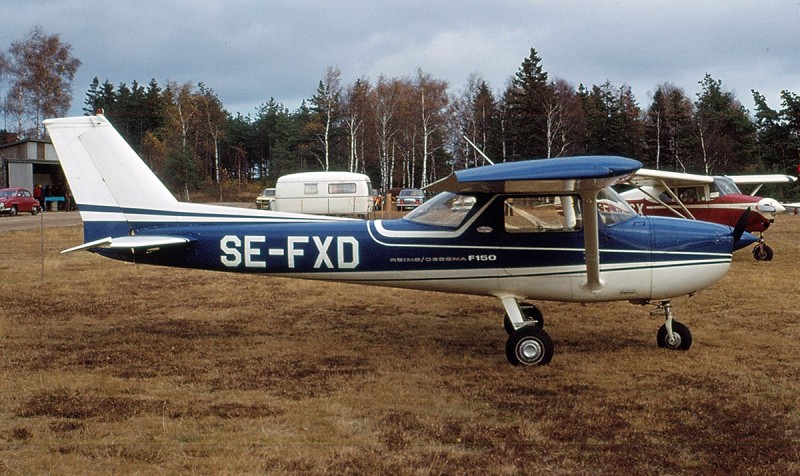 SE-FXD 1972-1976 på Backamo. Maskinen bakom är SE-CSX. Foto ur Freddy Stenboms donerade