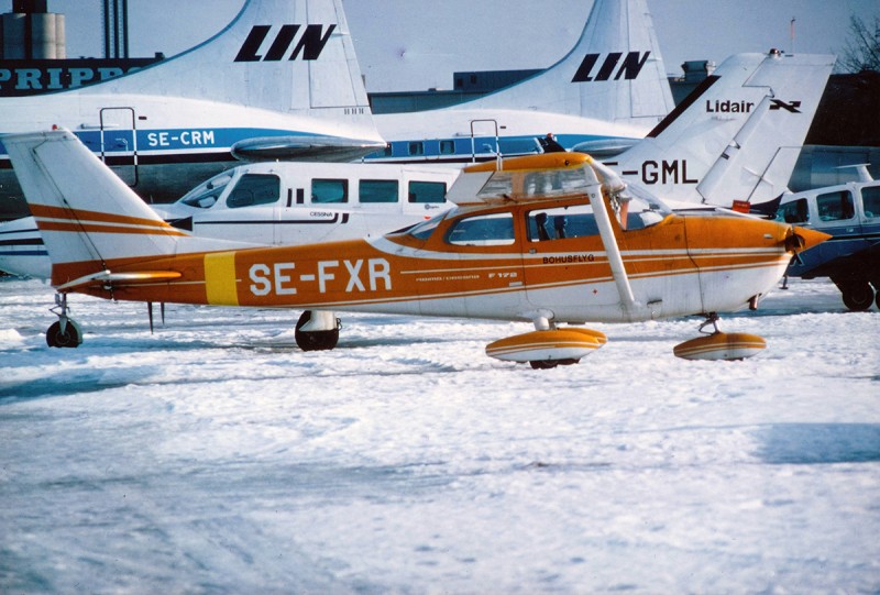 SE-FXR på Bromma vintern 1977.  Foto ur Freddy Stenboms donerade samling.