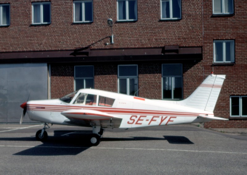 SE-FYF vid Nyge Aero på Brandholmen , Nyköping 1974-08-18. Foto: Benny Karlsson