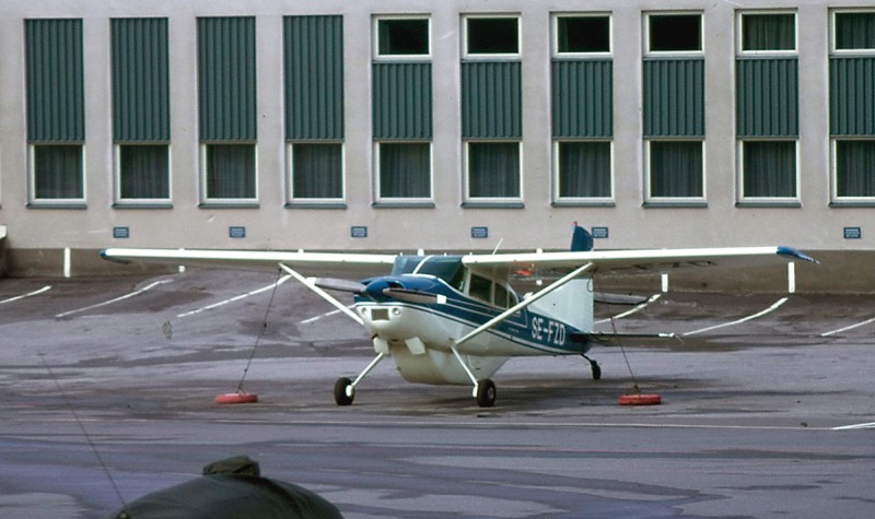 SE-FZD på Bromma. Foto ur Freddy Stenboms donerade samling.