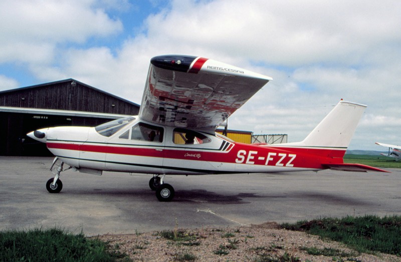 SE-FZZ på Halmstad 2001. Foto: Sven-Erik Jönsson