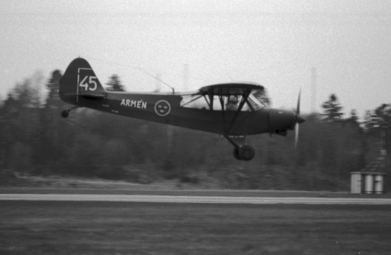 Fpl 51, 51245 i luften vid F 6, Karlsborg 1969-06-01. Foto: Lars Soldéus.