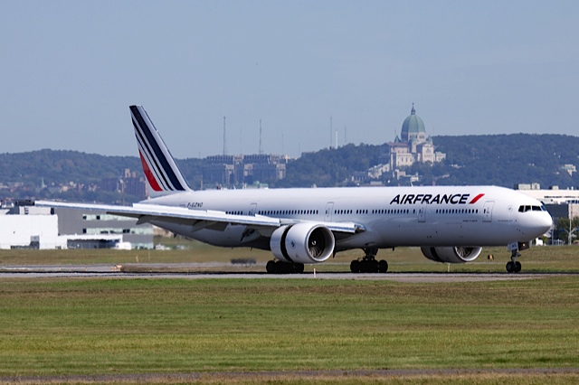 AirFrance-Boeing777-300ER-YUL-2009.jpg