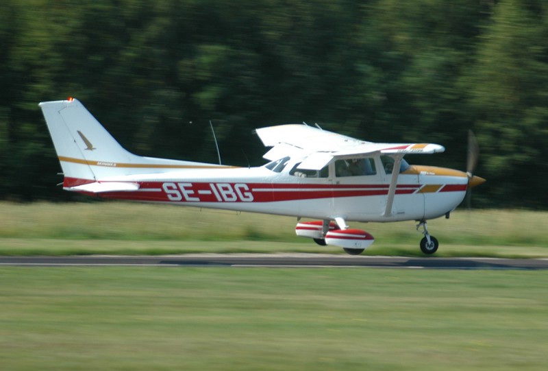 SE-IBG landar på Siljansnäs 2006-08-12. Foto: Hans Wikström