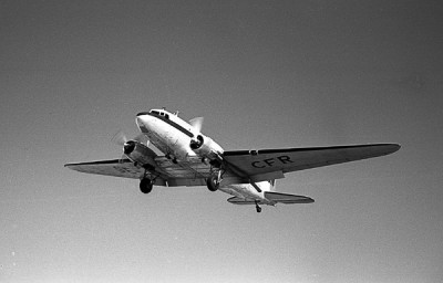 SE-CFR tillhörande Linjeflyg, fotograferad vid start från Bromma av Hans Kampf