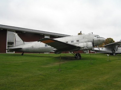 Tp 79, 79007, fd SE-CFR, utanför Flygvapenmuseum hösten 2005. Foto: Sven-Erik Jönsson