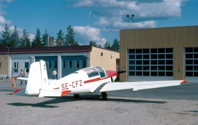 SE-CFZ på Örnsköldsviks flygplats den 10 juni 1976. Foto: Freddy Stenbom