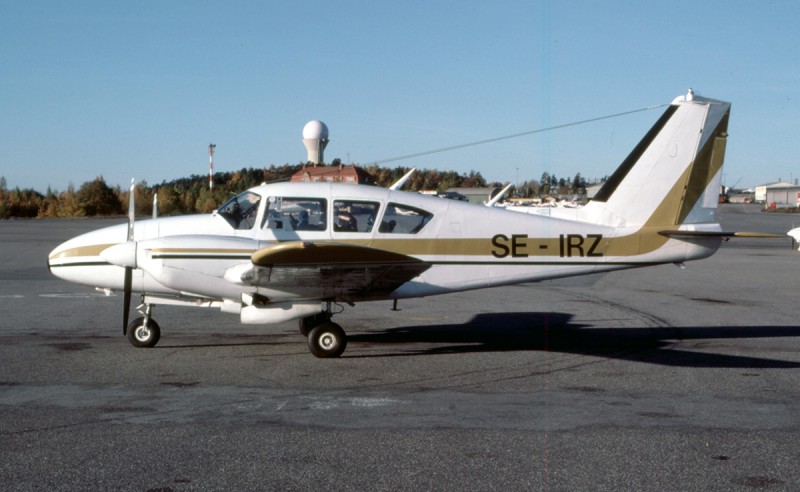 SE-IRZ på Bromma 1985-10-22. Foto: Hans Wallin.