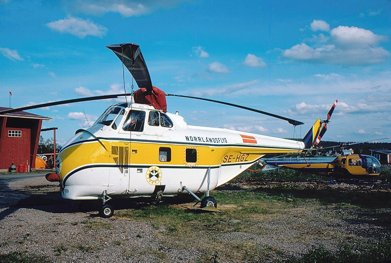 SE-HGZ den 1977-07-04 i Gällivare, Vassara Träsk där Norrlandsflyg hade sin helikopter- och sjöflygbas. Foto: Lars E Lundin.