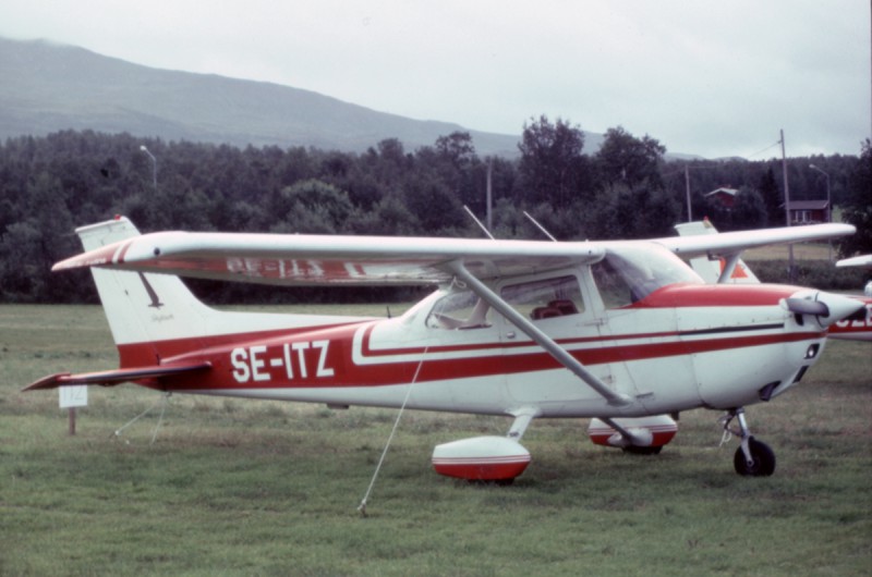 SE-ITZ på Hemavan 1988-08-12. Foto ur Freddy Stenboms donerade samling.