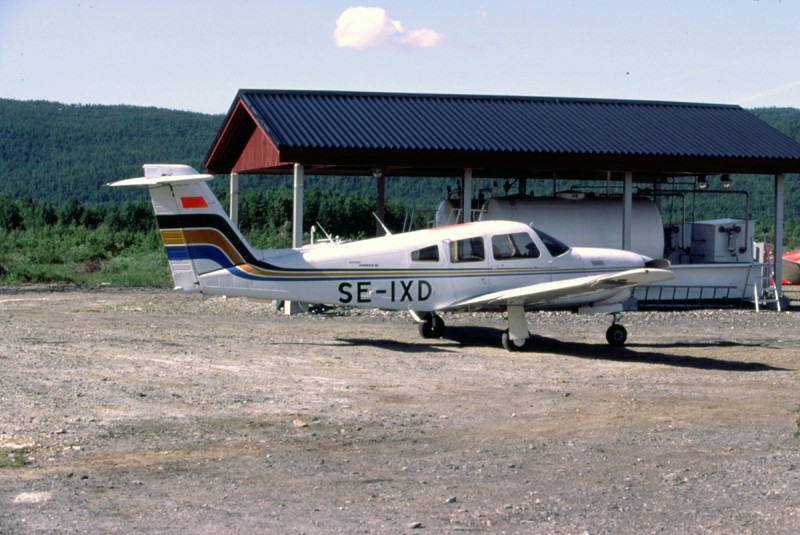 SE-IXD på Hemavan 1997 i då ny målning. Foto ur Freddy Stenboms donerade samling.