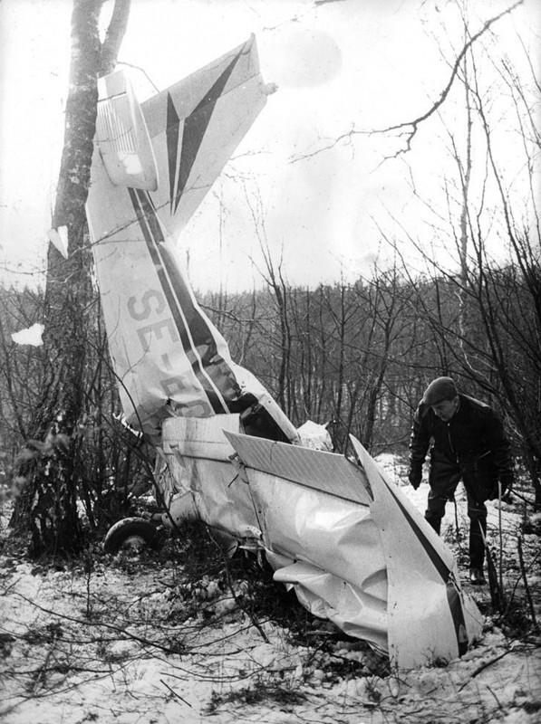 Vraket efter SE-ECB återfanns dagen efter haveriet vid Klöva Hallar på norra delen av <br />Söderåsen, ca 6-7 km väster om Ljungbyhed. Foto via Leif Hellström