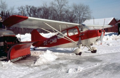 SE-CNB på Uppsala Sundbro 1977-03-07, foto Hans Wallin