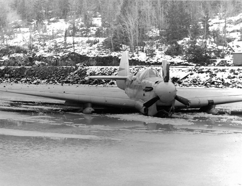 SE-BRM efter nödlandning/haveri på Glans is vid Norrköping den 1962-01-24<br />Foto via Leif Hellström